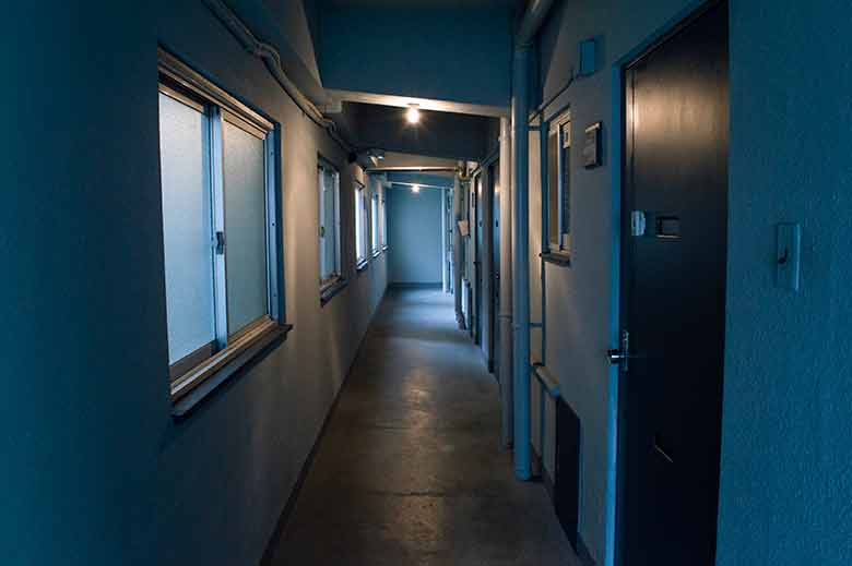 共用部である廊下や屋上では撮影利用が可能です